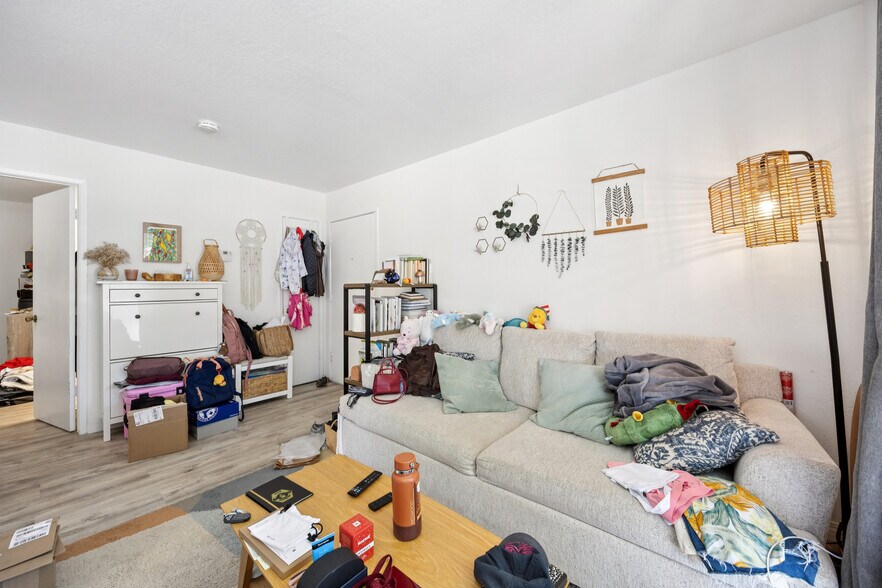 More Photos Of 263 La Pala Dr, San Jose Apartments For Sale