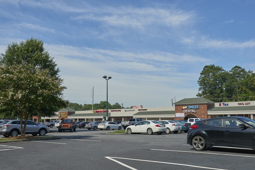 More Photos Of 4519 Woodruff Rd, Columbus General Retail For Lease