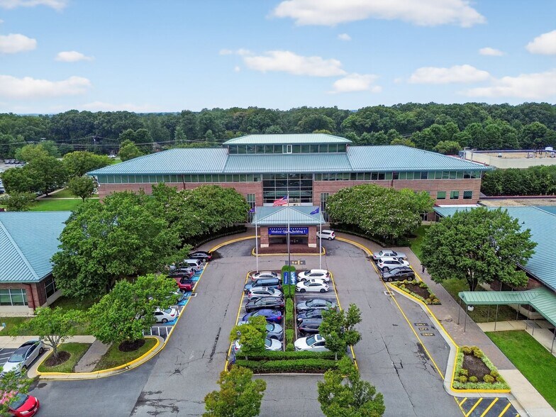 More Photos Of 8220 Meadowbridge Rd, Mechanicsville Medical For Lease