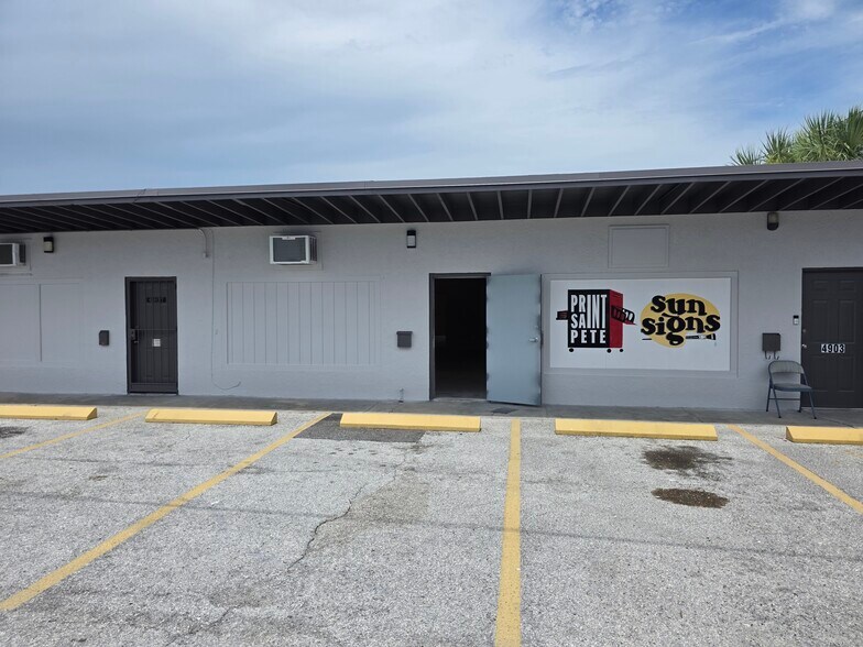More Photos Of 4903 8th Ave S, Gulfport Warehouse For Lease
