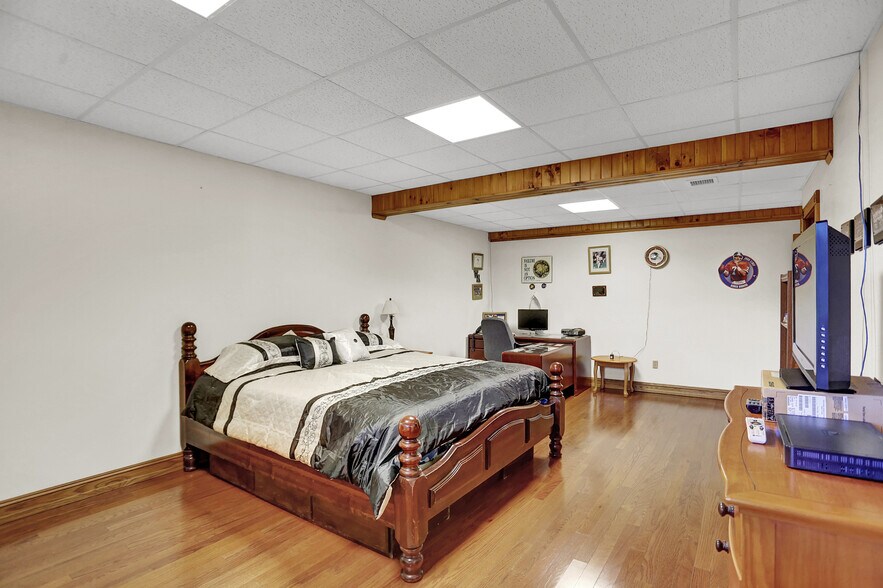 More Photos Of 600 Airport Dr, Mifflintown Flex For Sale