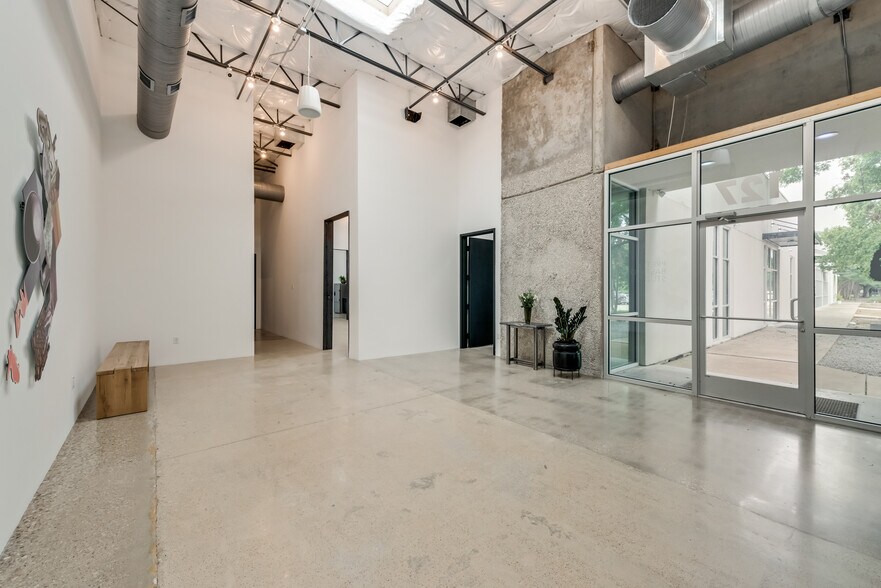 More Photos Of 1380 River Bend Dr, Dallas Office For Sale