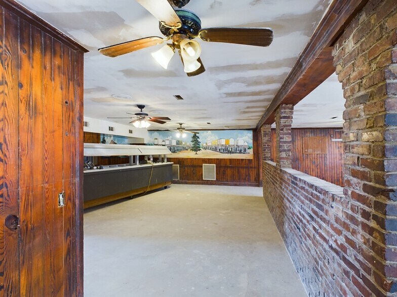 More Photos Of 788 N Daleville Ave, Daleville Lodge Meeting Hall For Sale