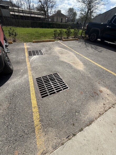 More Photos Of 14111 Elmfield St, Houston Warehouse For Sale