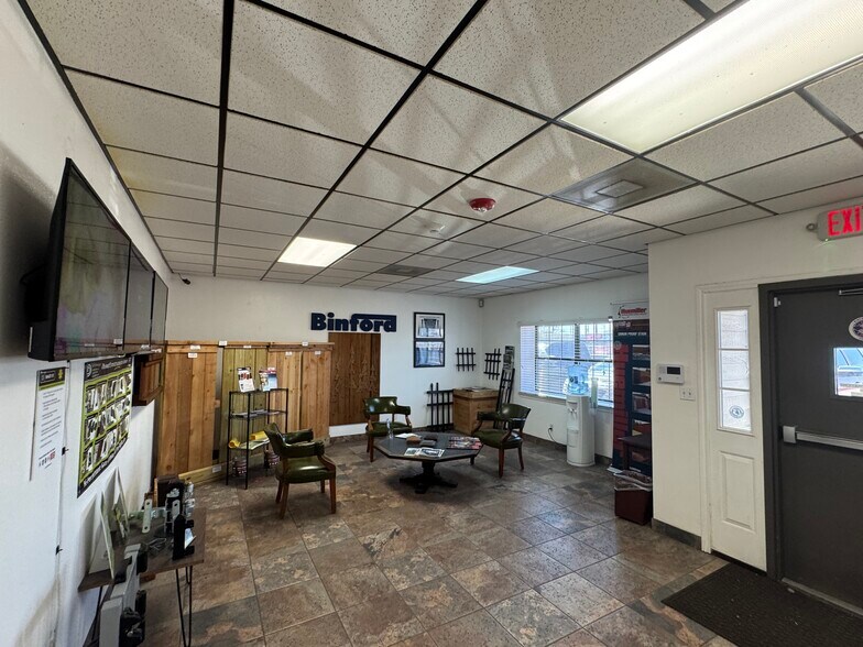 More Photos Of 607 Dumont St, South Houston Manufacturing For Sale