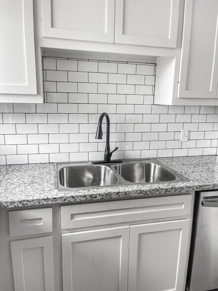 More Photos Of 2020 Cottonwood St, Beaumont Apartments For Sale