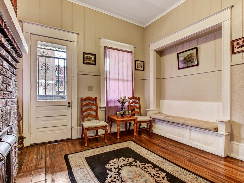 More Photos Of 525 Beaver St, Jacksonville Cemetery Mausoleum For Lease