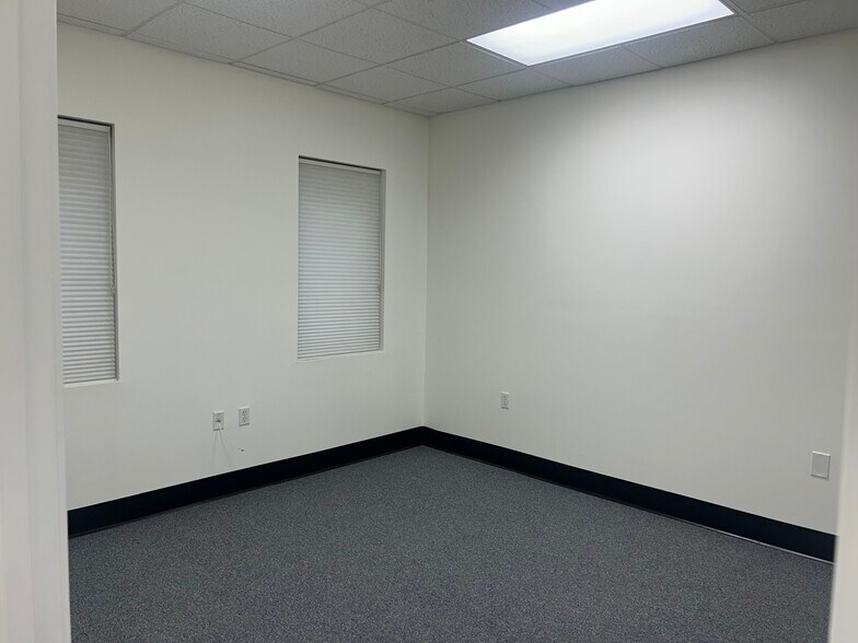 More Photos Of 312 Prosperity Dr, Knoxville Medical For Lease