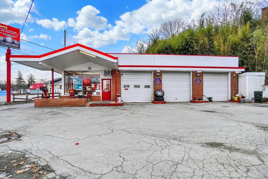Primary Photo Of 326 Richland Ave, York Auto Dealership For Lease