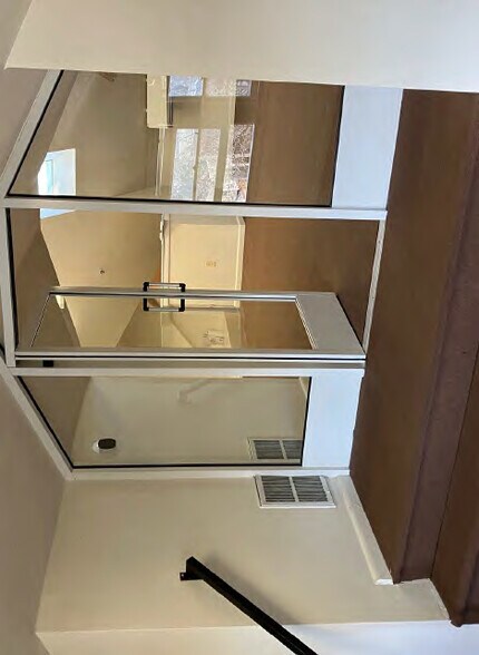 More Photos Of 2015 H St, Sacramento Office For Sale