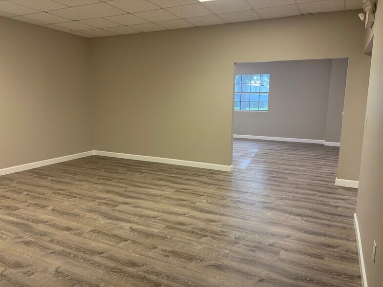 More Photos Of 5580 ZIP Dr, Fort Myers Warehouse For Lease