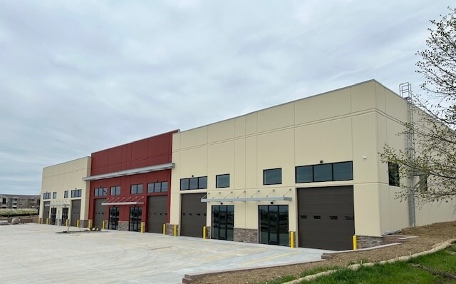 More Photos Of 400 W 66th St, Loveland Warehouse For Sale