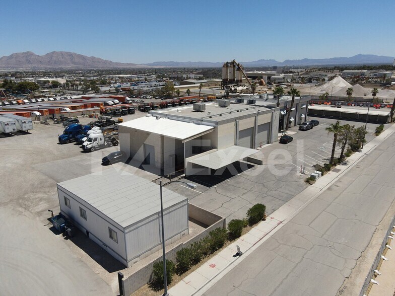 More Photos Of 3624 Goldfield St, North Las Vegas Light Distribution For Lease