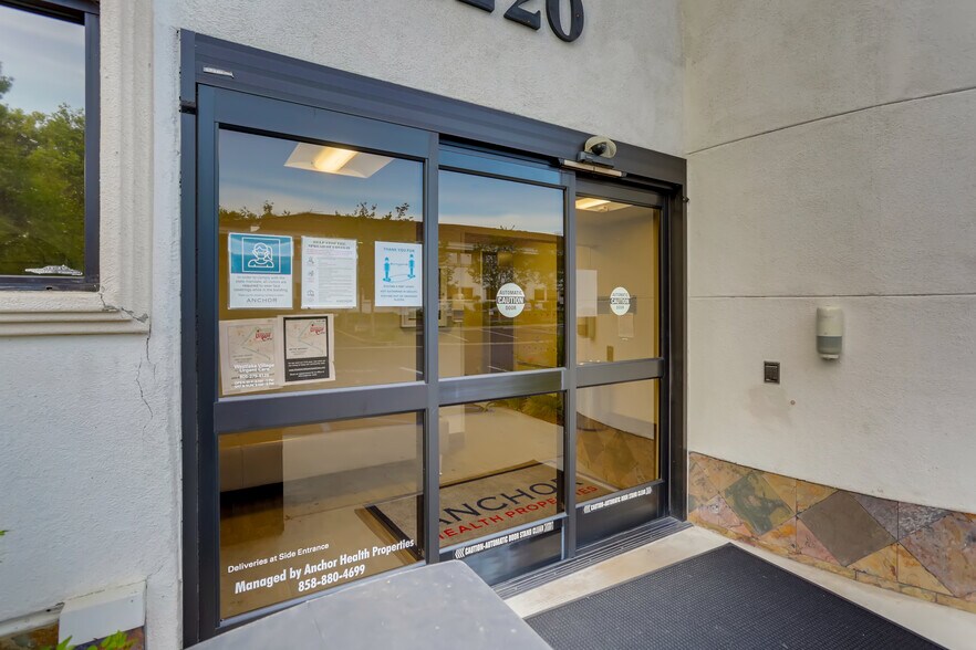 More Photos Of 1220 La Venta Dr, Westlake Village Medical For Lease