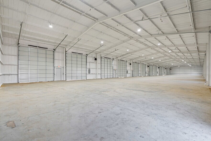 More Photos Of 12308 Rendon Rd, Burleson Warehouse For Lease