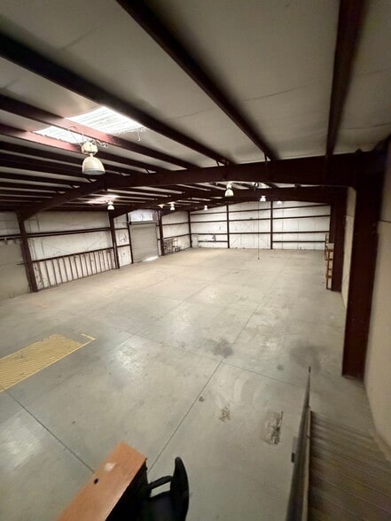 More Photos Of 4303 E Brundage Ln, Bakersfield Warehouse For Sale