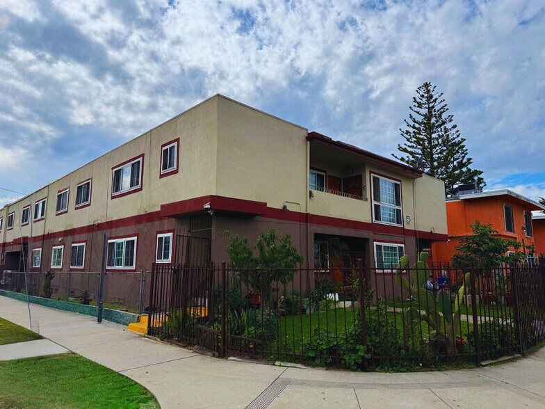 More Photos Of 6945 Hinds Ave, North Hollywood Apartments For Sale