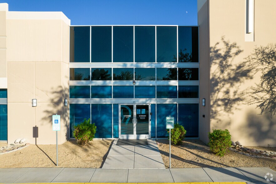 More Photos Of 2501 N Arizona Ave, Chandler Manufacturing For Sale