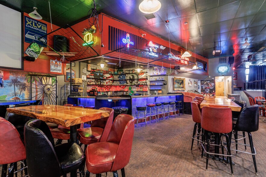 More Photos Of 149 E Main St, Hermiston Bar For Lease