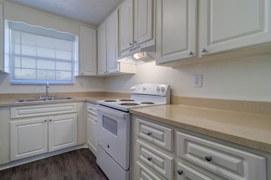 More Photos Of 7011 San Ramon Pl, Tampa Apartments For Sale