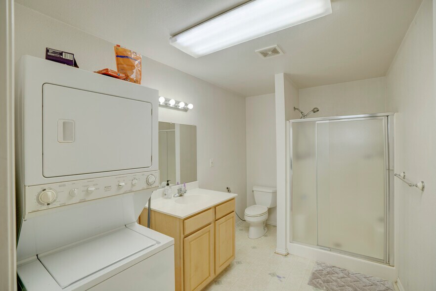 More Photos Of 11578 Airway Blvd, Roanoke Warehouse For Sale