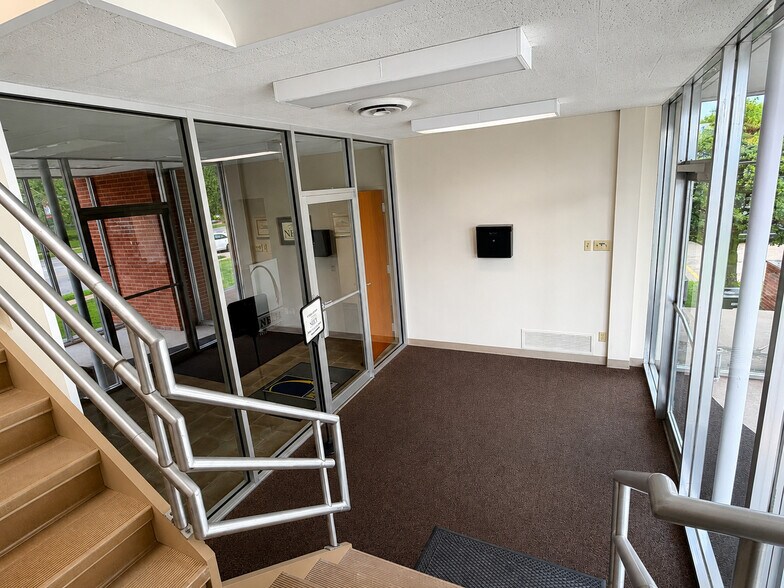 More Photos Of 3245 Hampton Ave, Saint Louis Office For Sale