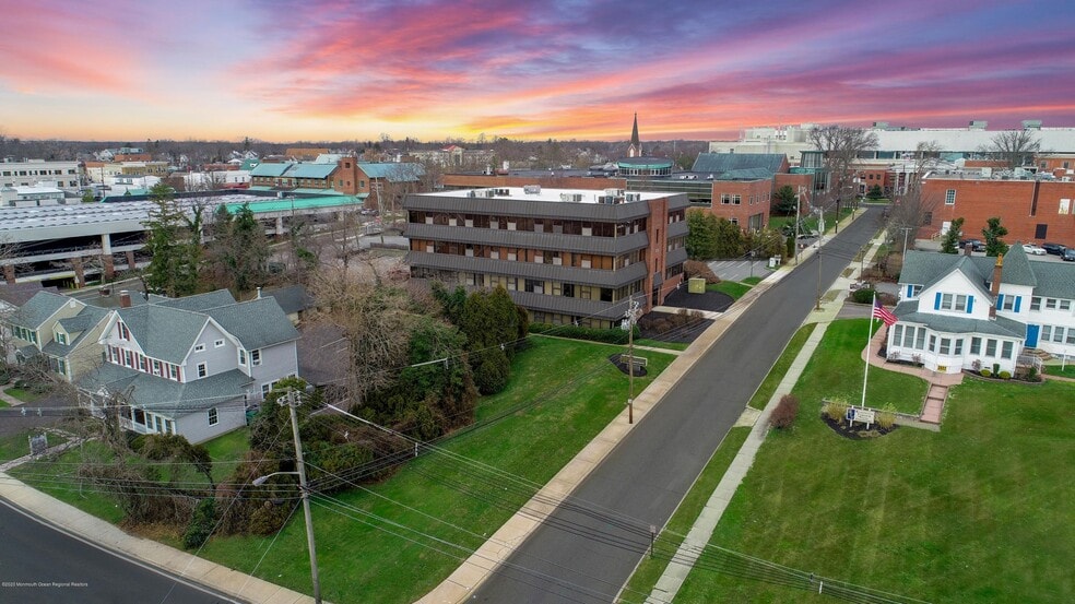 More Photos Of 10 Allen St, Toms River Office For Sale