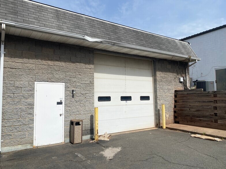 More Photos Of 9208 Venture Ct, Manassas Park Warehouse For Lease
