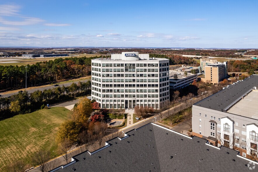 More Photos Of 2550 Wasser Ter, Herndon Office For Sale