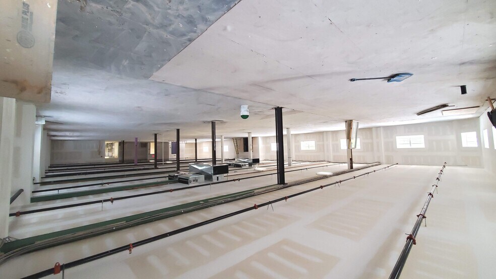 More Photos Of 952-962 Sherman Ave, Elizabeth Storefront Retail Office For Lease