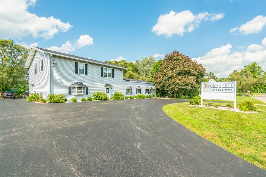 More Photos Of 503 E Russell Rd, Tecumseh Specialty For Sale