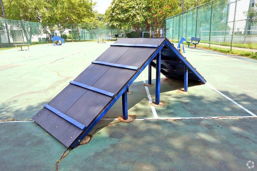 More Photos Of 3001 Reflections Way, Virginia Beach Apartments For Sale