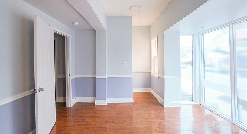 More Photos Of 3929 14th St NW, Washington Office For Sale