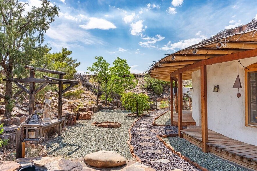 More Photos Of 18 Destierro Trail, Santa Fe Lodge Meeting Hall For Sale
