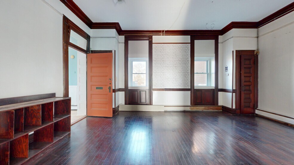 More Photos Of 42 W Main St, Riverhead Storefront Retail Office For Lease