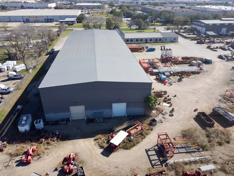 More Photos Of 6935 Brittmoore Rd, Houston Warehouse For Lease