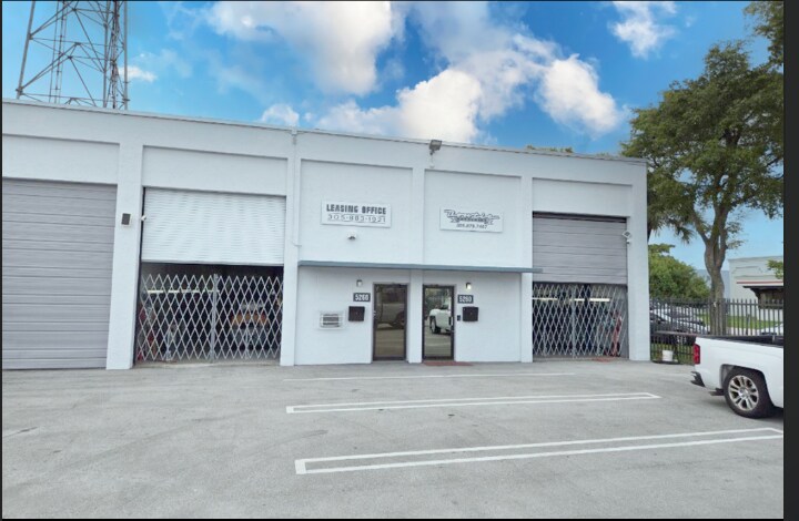 More Photos Of 5220-5296 NW 163rd St, Miami Lakes Warehouse For Lease