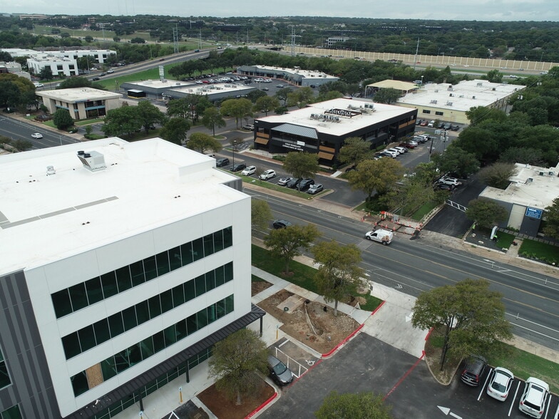 More Photos Of 7951 Shoal Creek Blvd, Austin Medical For Lease