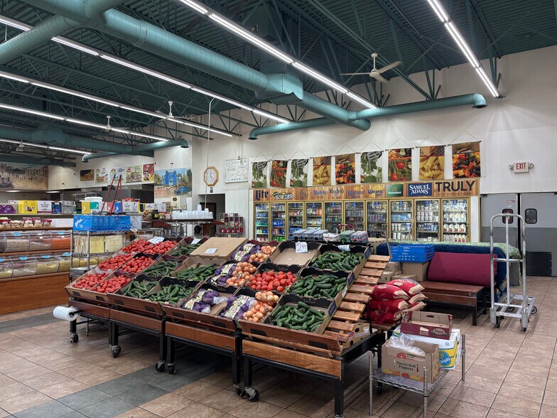 More Photos Of 37821 Mound Rd, Sterling Heights Freestanding For Lease