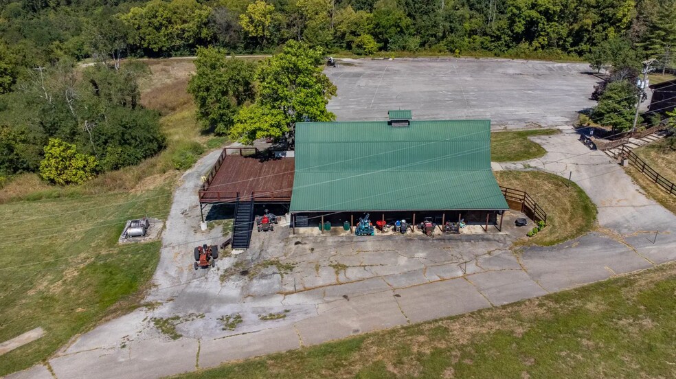 More Photos Of 245 Tanglewood Ct, Taylorsville General Retail For Sale