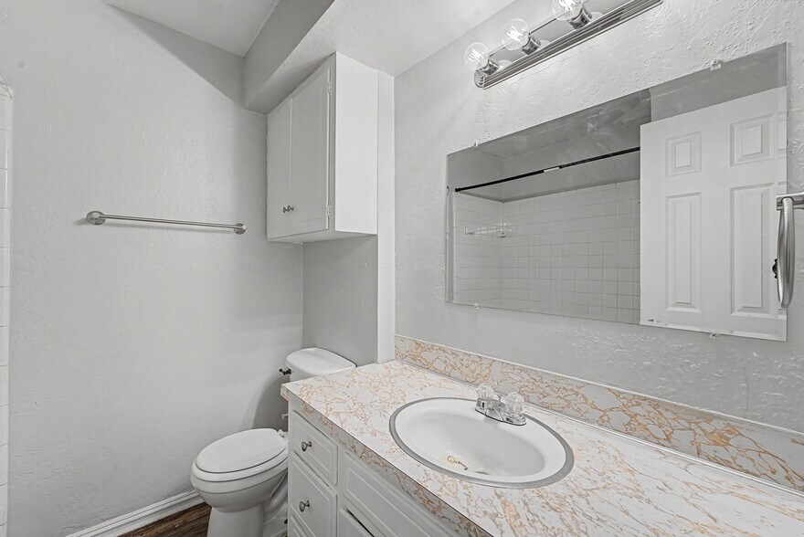More Photos Of 6330 E 7th St, Tulsa Apartments For Sale
