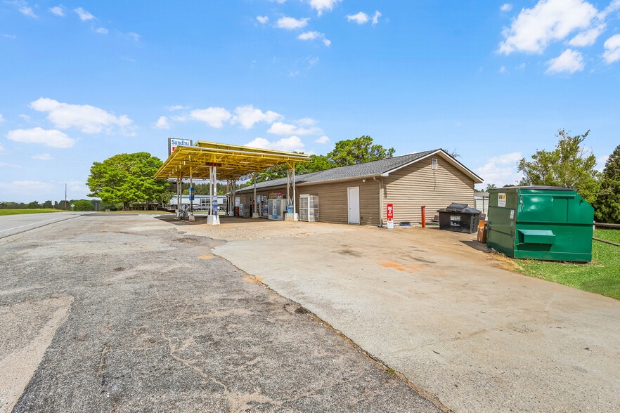 More Photos Of 2550 Parks Mill Rd, Buckhead Morgan Service Station For Sale