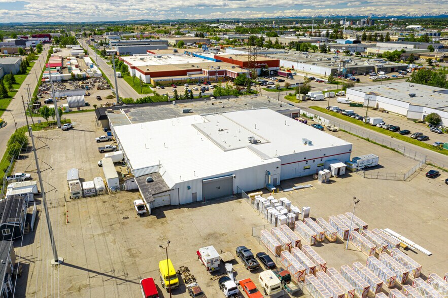 More Photos Of 1212 34th Ave SE, Calgary Coworking Space