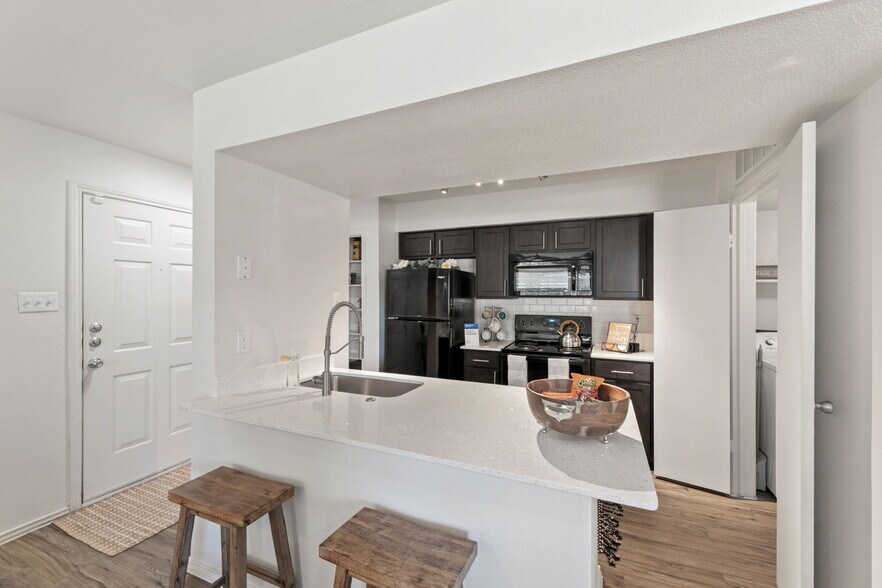 More Photos Of 6635 S Staples St, Corpus Christi Apartments For Sale