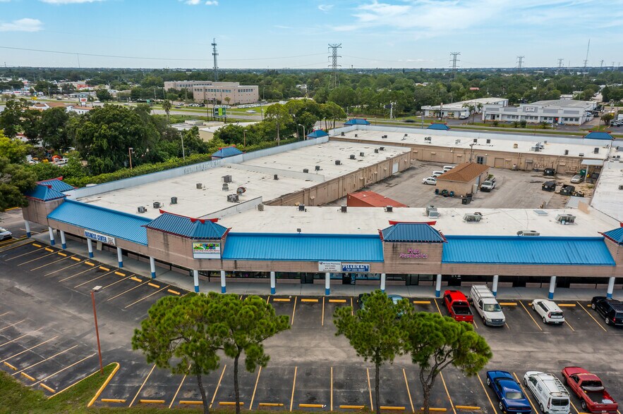 More Photos Of 14100 US Highway 19 N, Clearwater Storefront For Lease