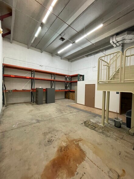 More Photos Of 5900 NW 99th Ave, Miami Light Distribution For Lease