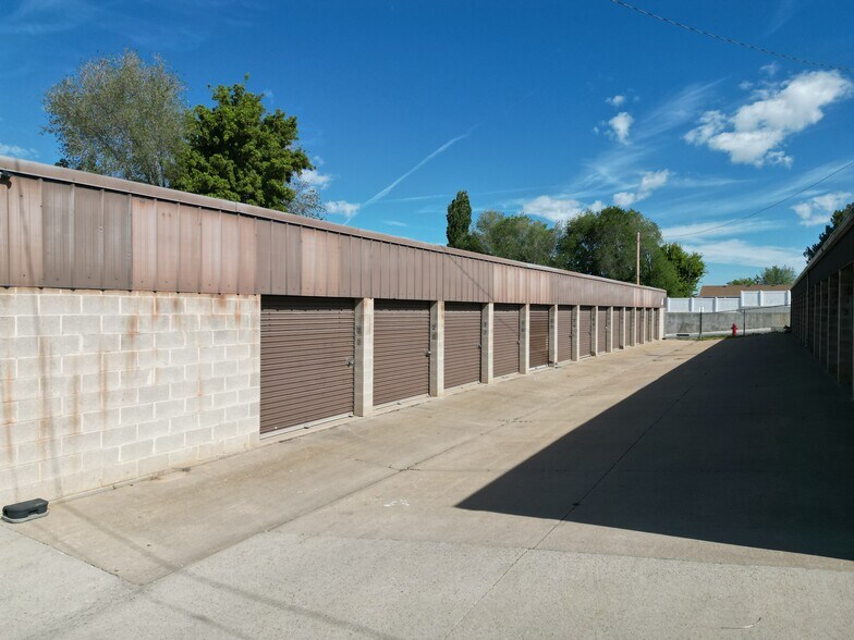 More Photos Of 2087 N Main St, Sunset Freestanding For Sale