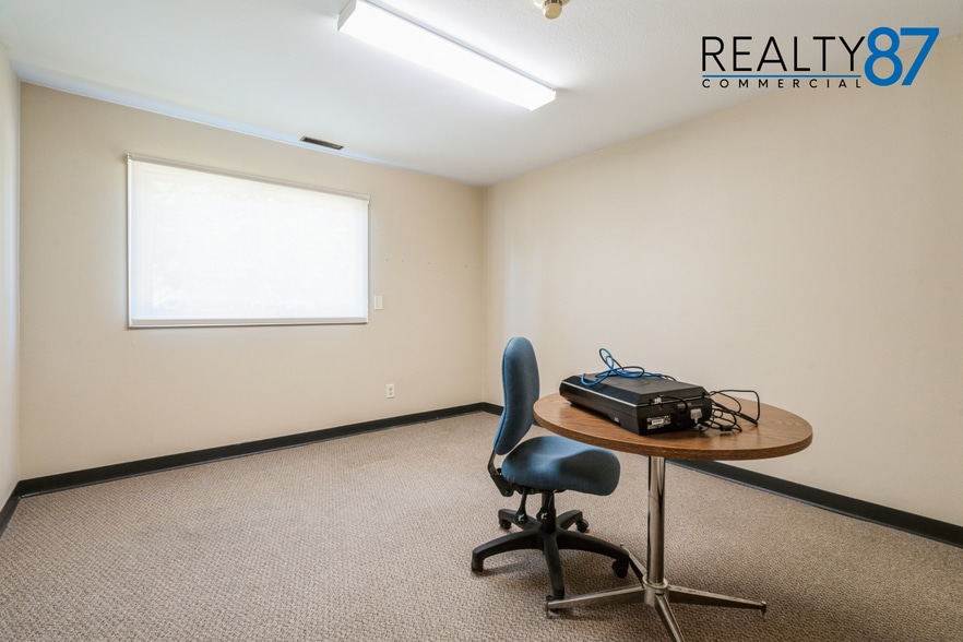 More Photos Of 715 10th Ave SE, Cedar Rapids Shelter For Sale