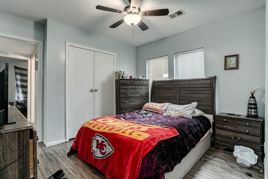 More Photos Of 2713-2715 Benton Blvd, Kansas City Apartments For Sale