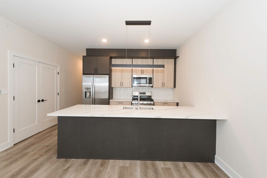 More Photos Of 3762 S Indiana Ave, Chicago Apartments For Sale